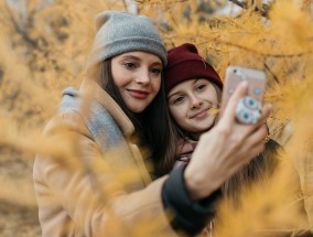 英雄儿女传，英勇传奇，儿女情长  英雄儿女传