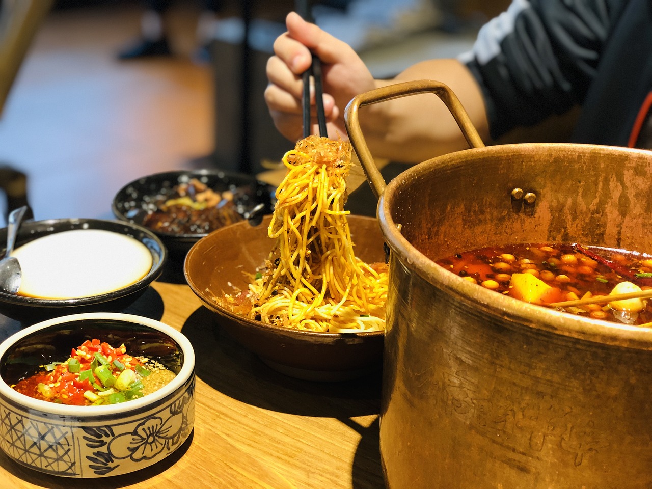 宫保鸡丁制作方法，一道经典川菜的美食之旅  宫保鸡丁制作方法